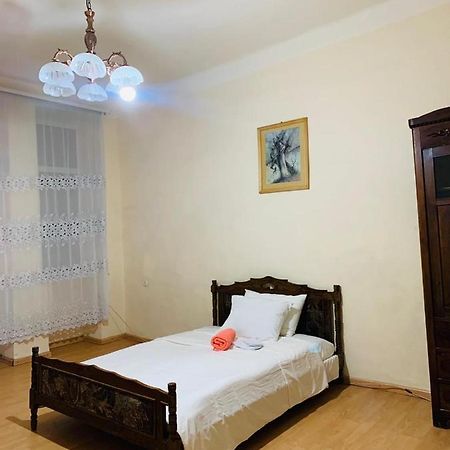Infinity Hostel & Tour เยเรวาน ภายนอก รูปภาพ