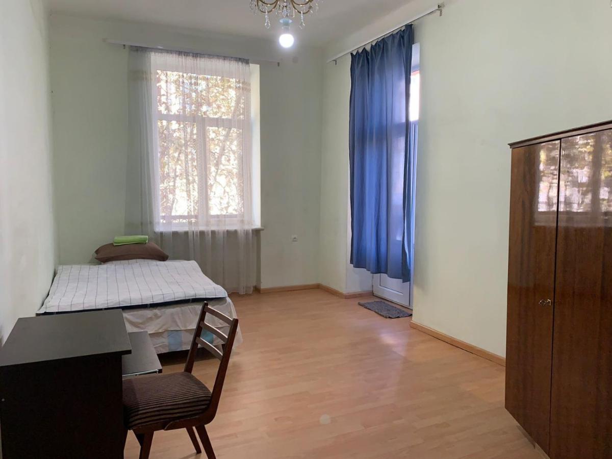 Infinity Hostel & Tour เยเรวาน ภายนอก รูปภาพ