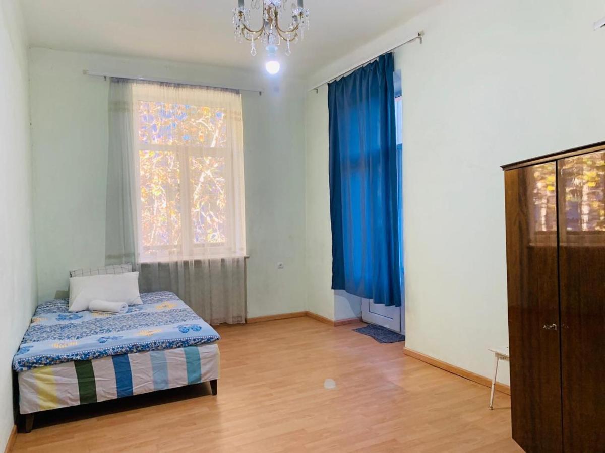 Infinity Hostel & Tour เยเรวาน ภายนอก รูปภาพ