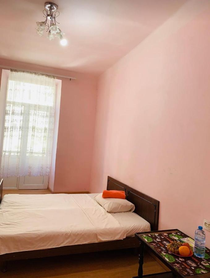 Infinity Hostel & Tour เยเรวาน ภายนอก รูปภาพ