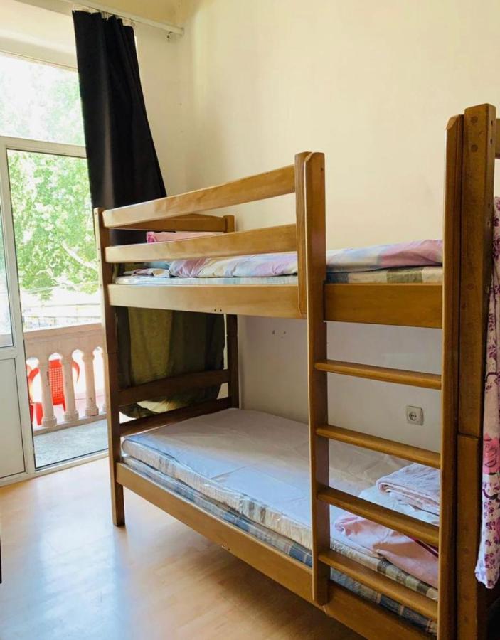Infinity Hostel & Tour เยเรวาน ภายนอก รูปภาพ